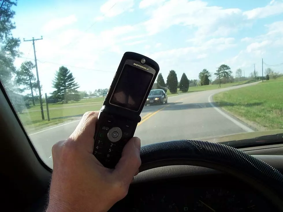 City looks to tighten cellphone laws while driving