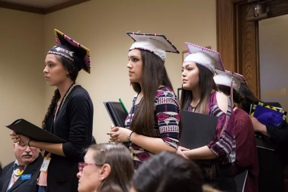 Bill allows Native American regalia at graduation ceremonies