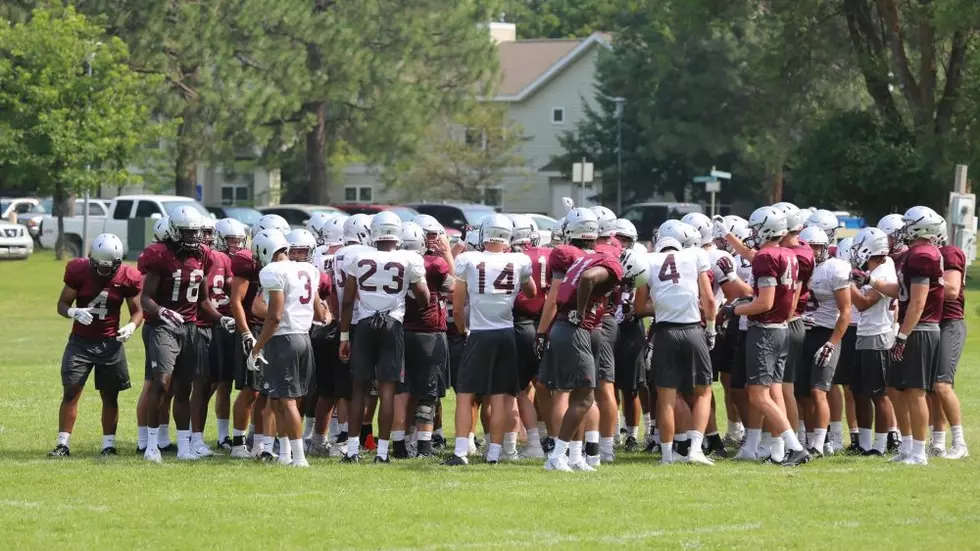 #Grizcamp Day 4: Defense imposes its will as Grizzlies take field in helmets, pads