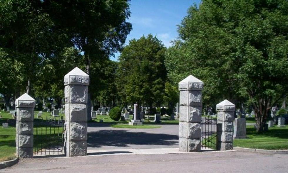 Missoula City Council drops plan for cemetery to sell, engrave monuments