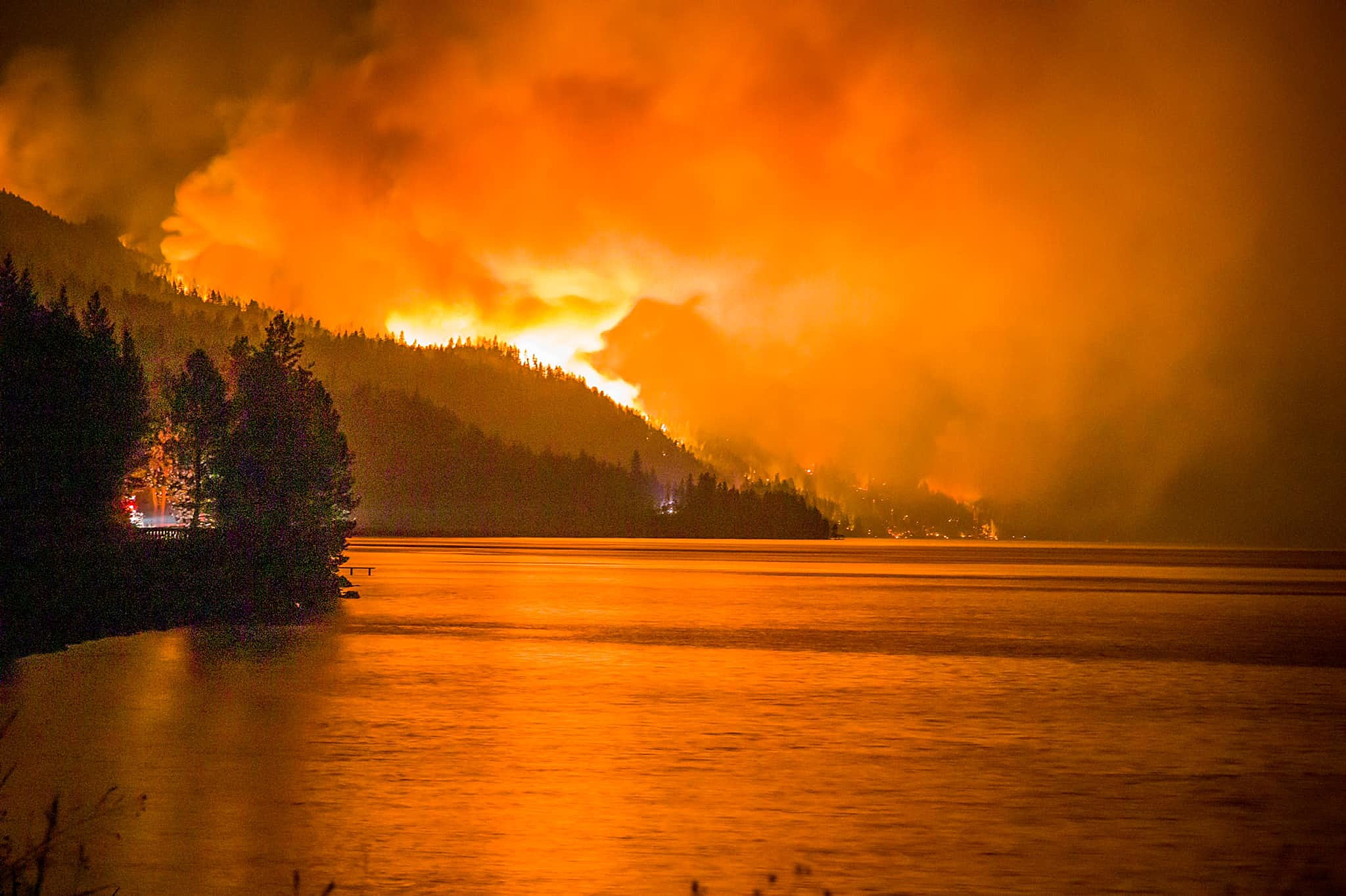 Montana wildfires: 600 people displaced from homes; Boulder 2700 fire top priority - Missoula 